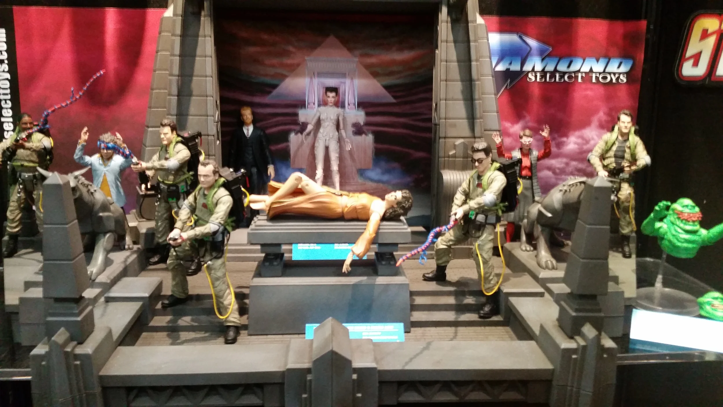 Diamond Select Toys (New York Toy Fair 2016)