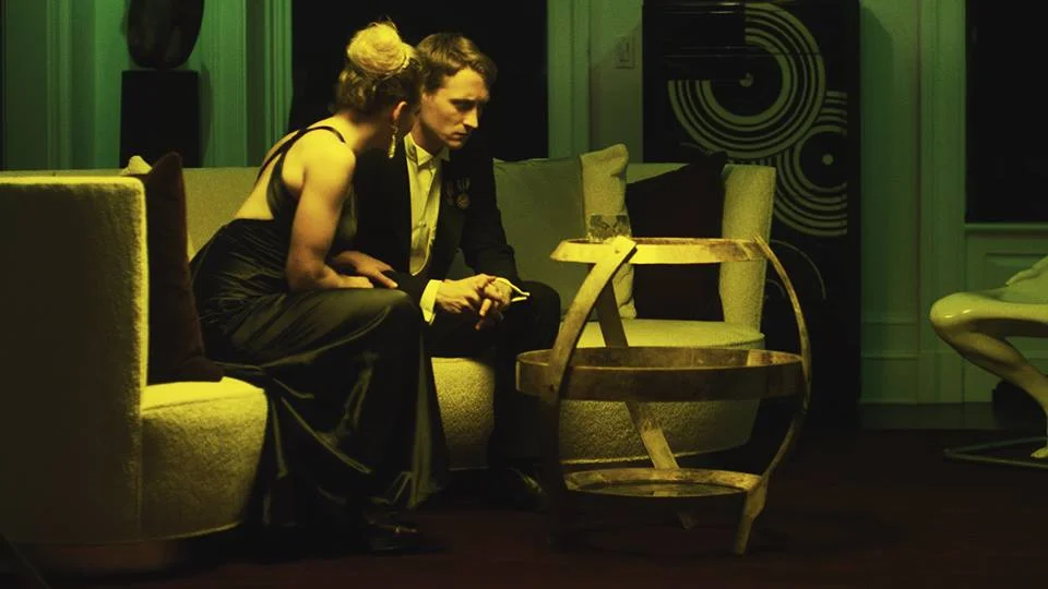 Mackers 1.7 Seated.jpg