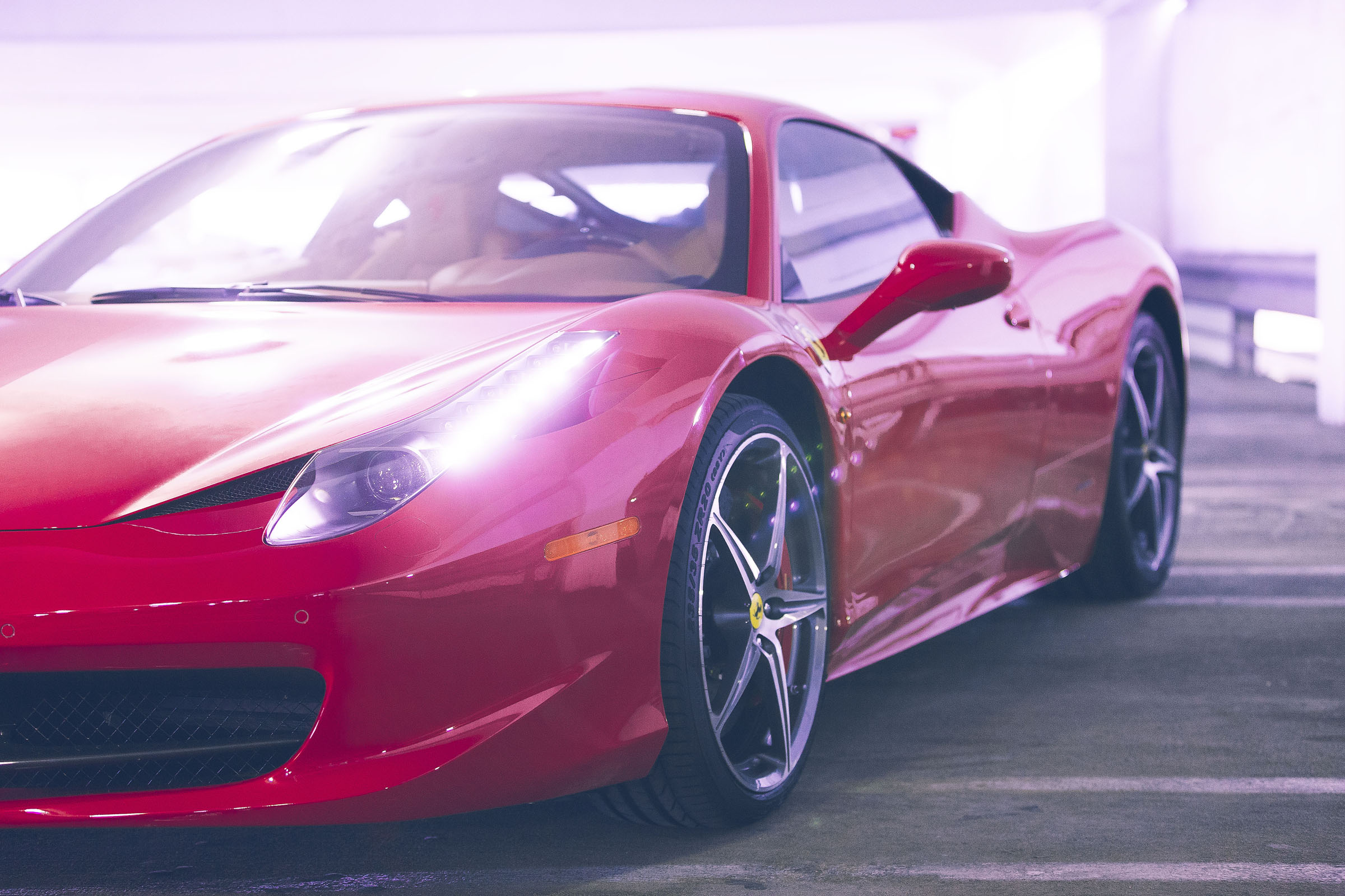 ferrari.jpg