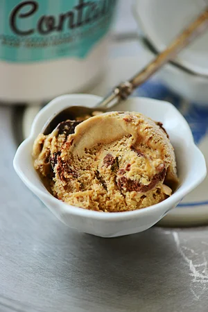 焦糖杏仁巧克力咖啡冰激凌