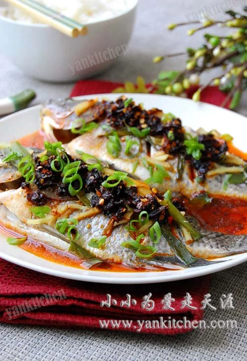 超好吃超下饭的---香辣老干妈蒸鲫鱼
