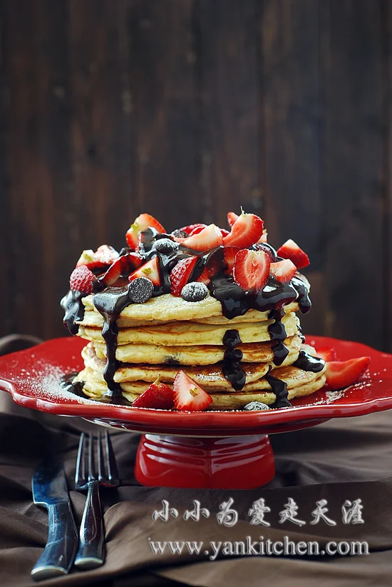 巧克力薄煎饼chocolate chip pancakes