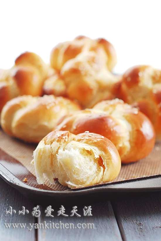 奶酪花环小面包