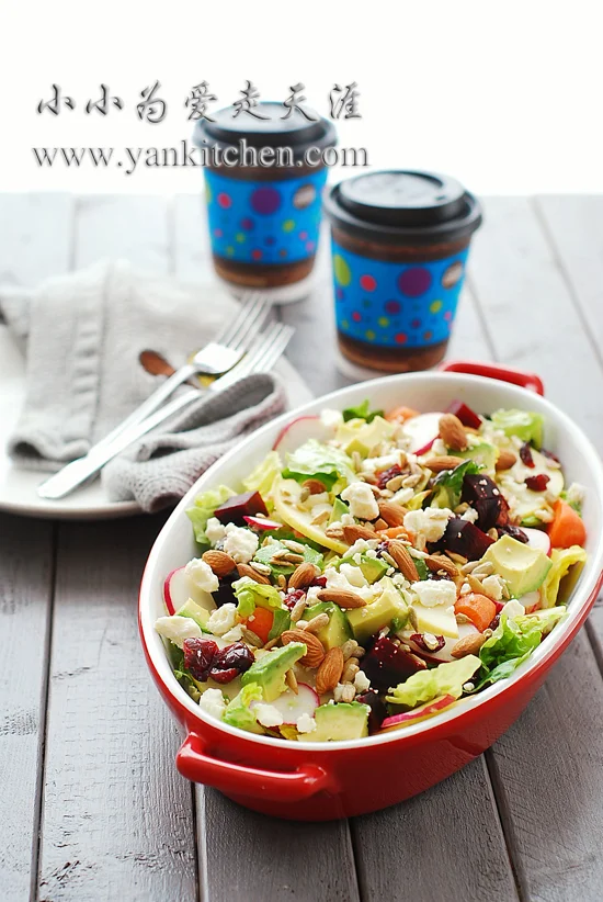 生菜牛油果混合沙拉