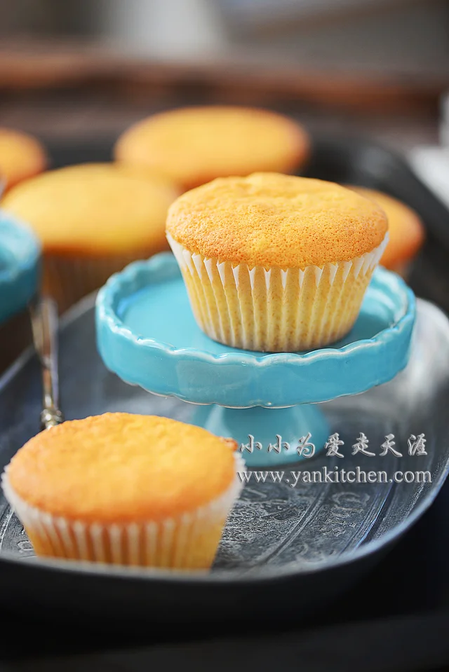 Sponge cupcakes