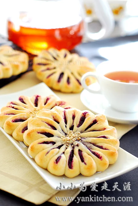 手工紫薯汤种菊花面包