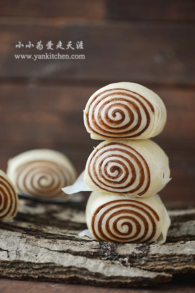 Coco Swirl Steamed Buns