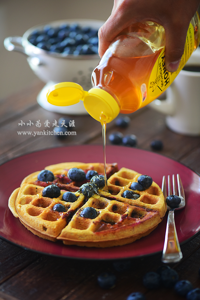 蓝莓全麦华夫饼 