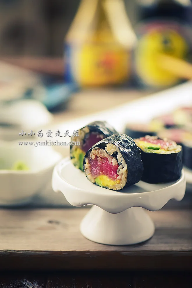 Teriyaki tuna rolls