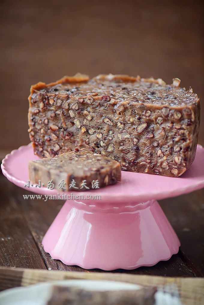 Sweet Rice Cake with Red Beans and Coconut Milk