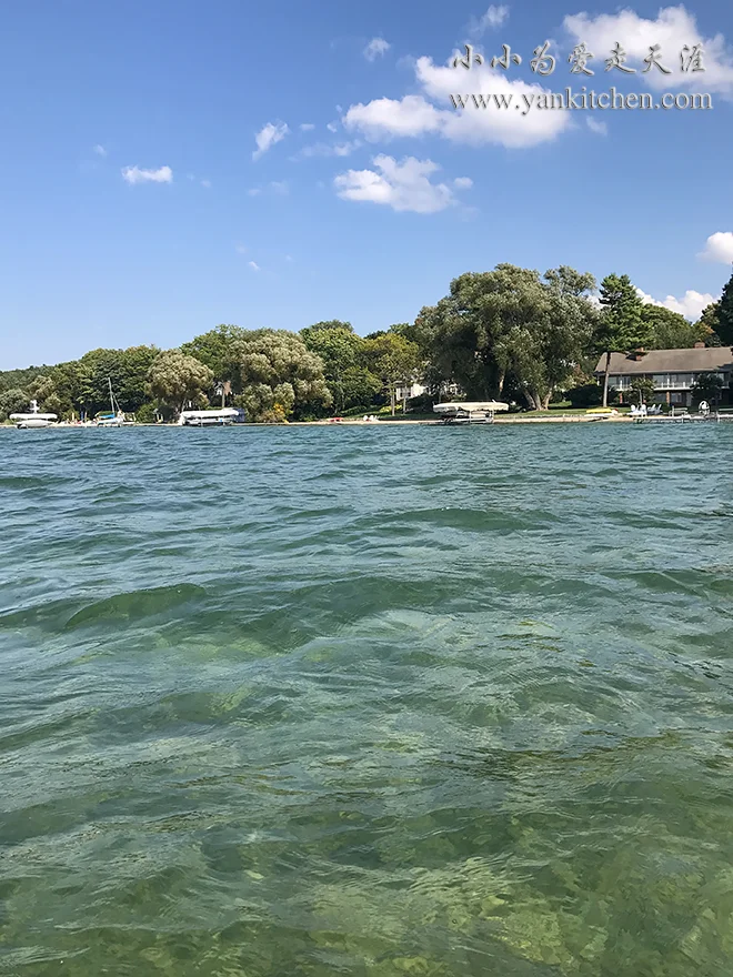 traverse city boating 2 copy.jpg
