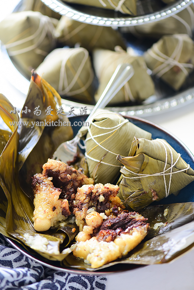 Sweet Rice Dumplings with Red Beans and Jujubes Wrapped in Bamboo ...
