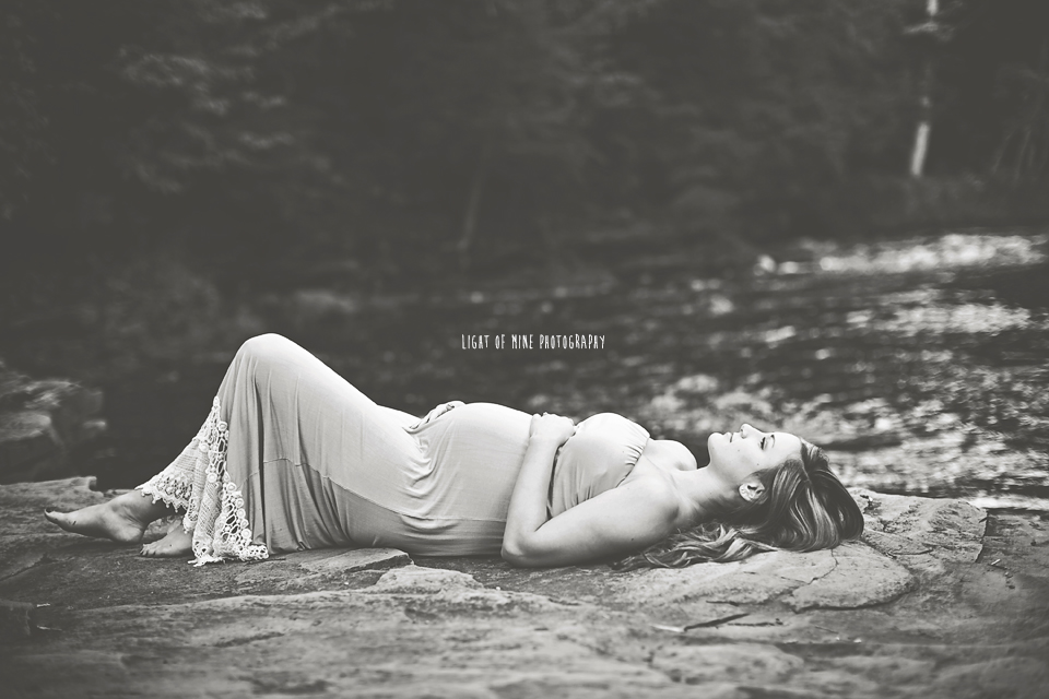 Oneida NY Maternity Photographer