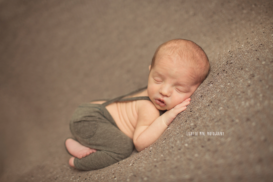 Syracuse NY newborn photographer