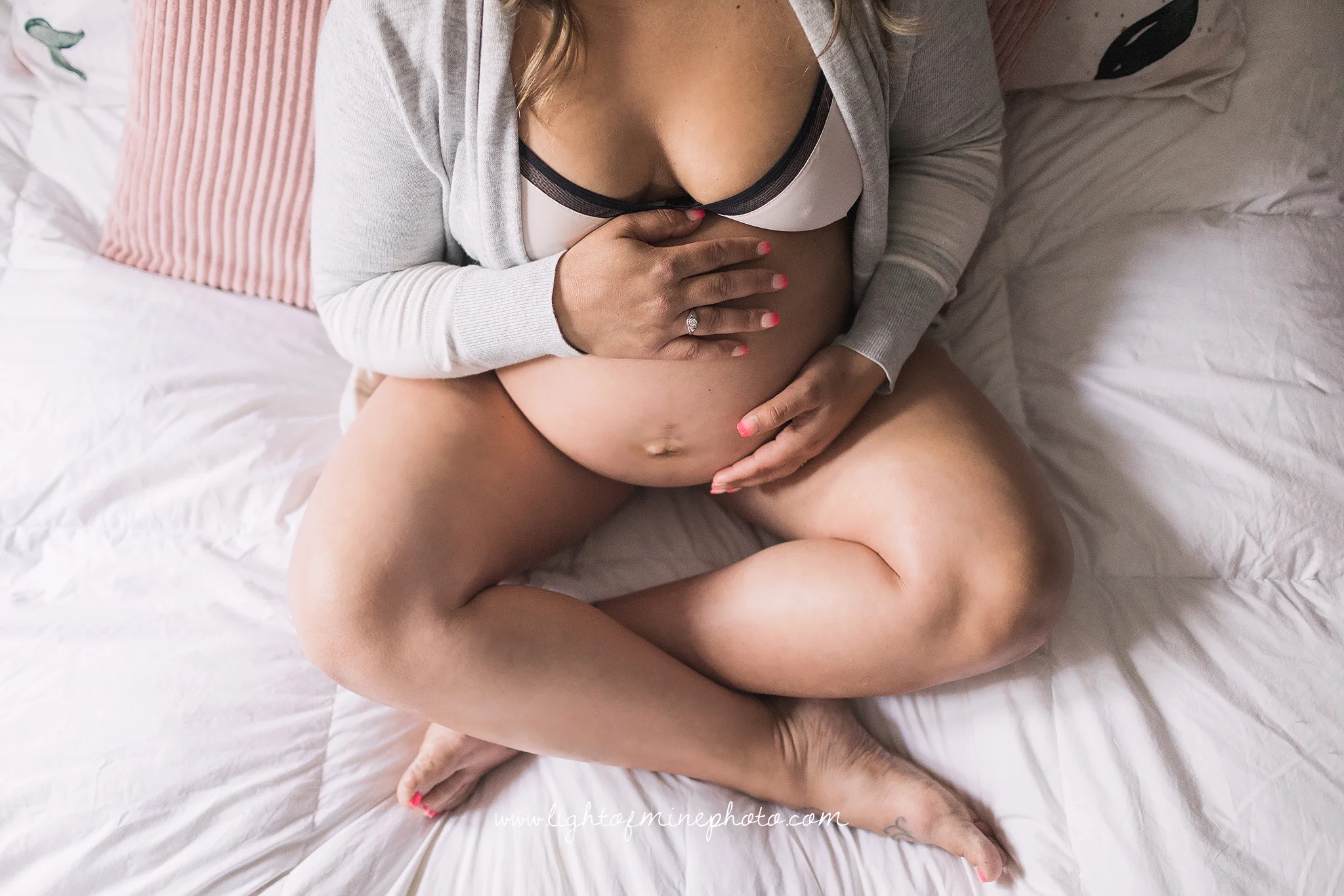 Syracuse NY maternity photographer