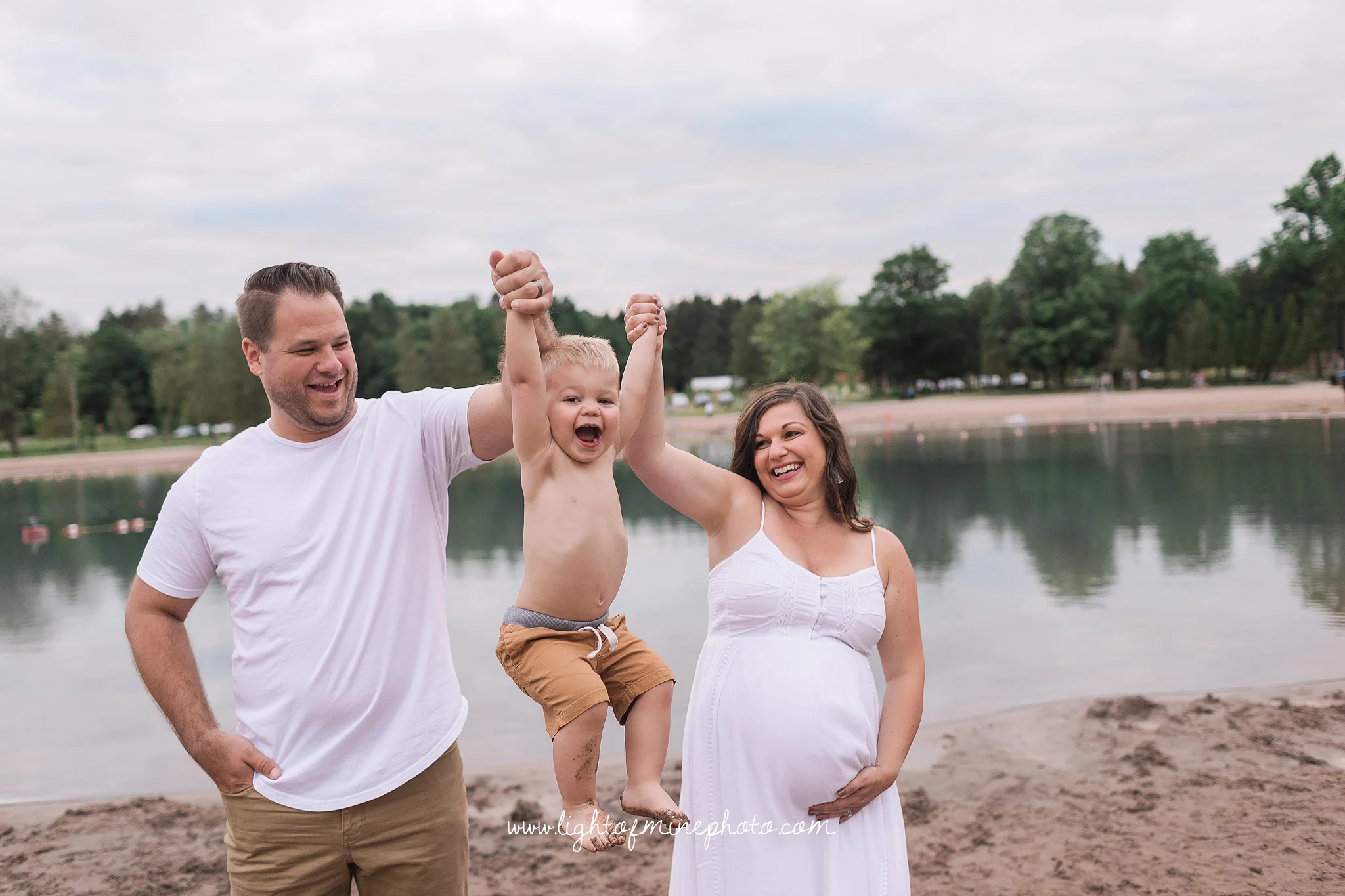 Utica NY Maternity photographer