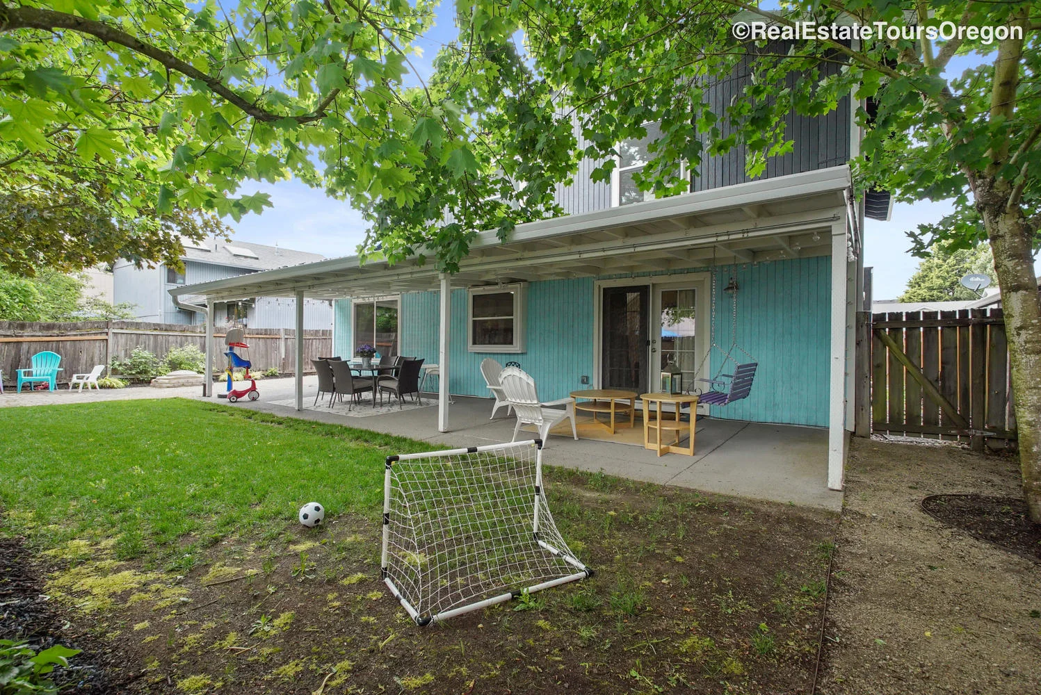 16084 NW Lyndel Ln Beaverton-large-032-31-16084 NW Lyndel Ln032-1498x1000-72dpi.jpg