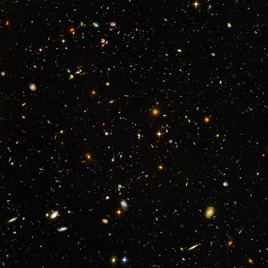 900px-Hubble_ultra_deep_field_high_rez_edit1.jpg