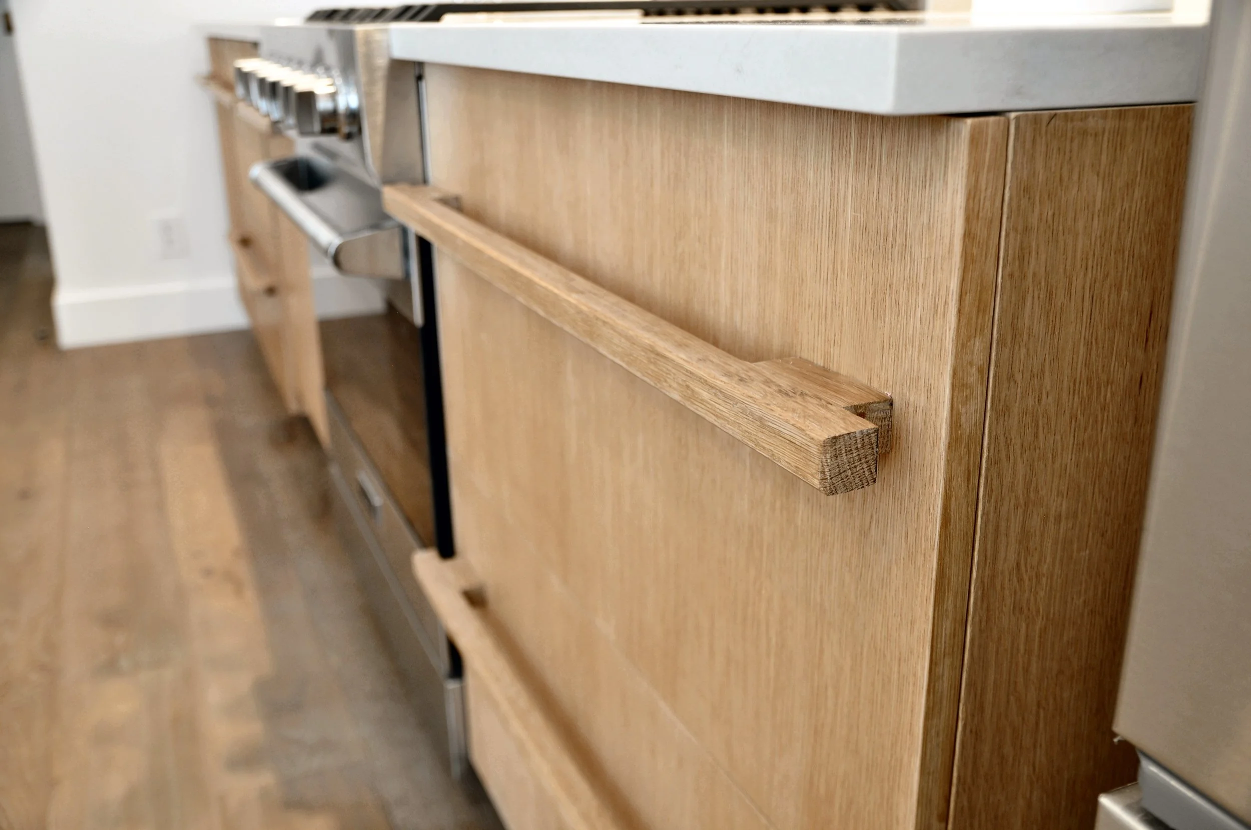Custom made kitchen in white oak