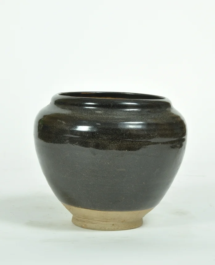 19th Century brown Pot
