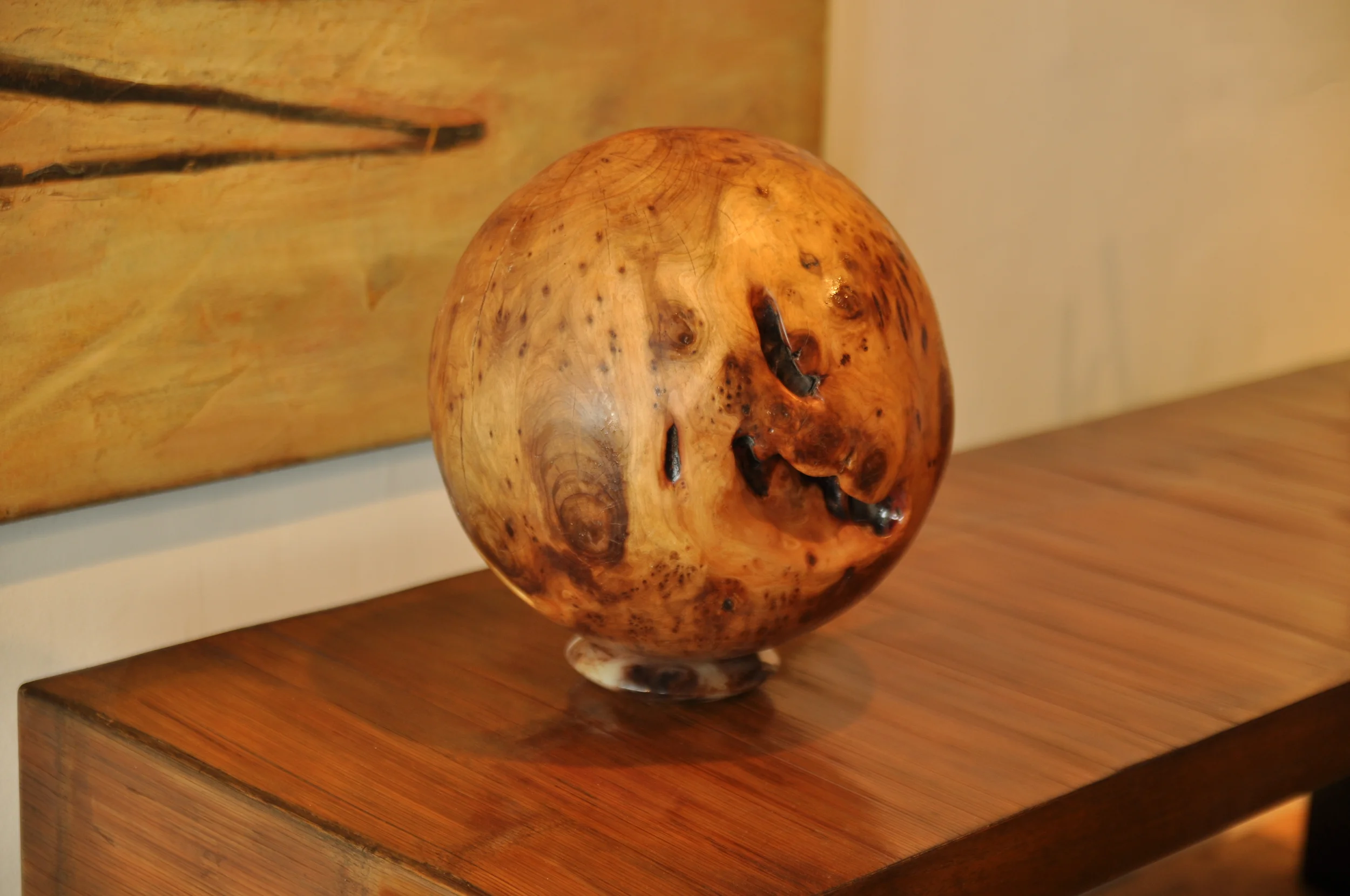 Tuya burl sphere