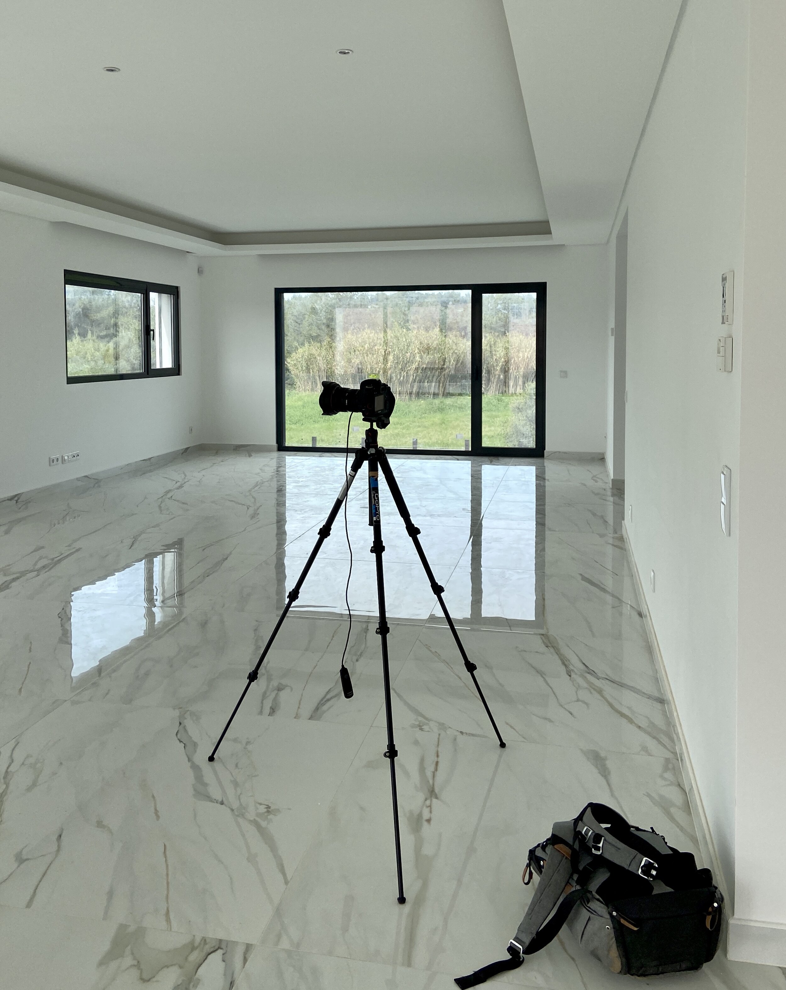 real-estate-interiors-bts-clear-space-photography.jpg
