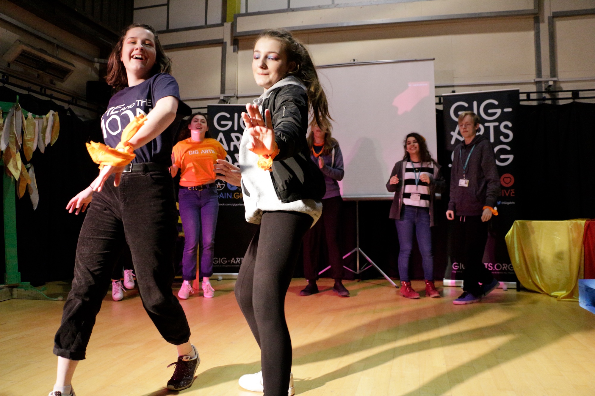 Great dances moves in the Oxford Gig-Arts Show!