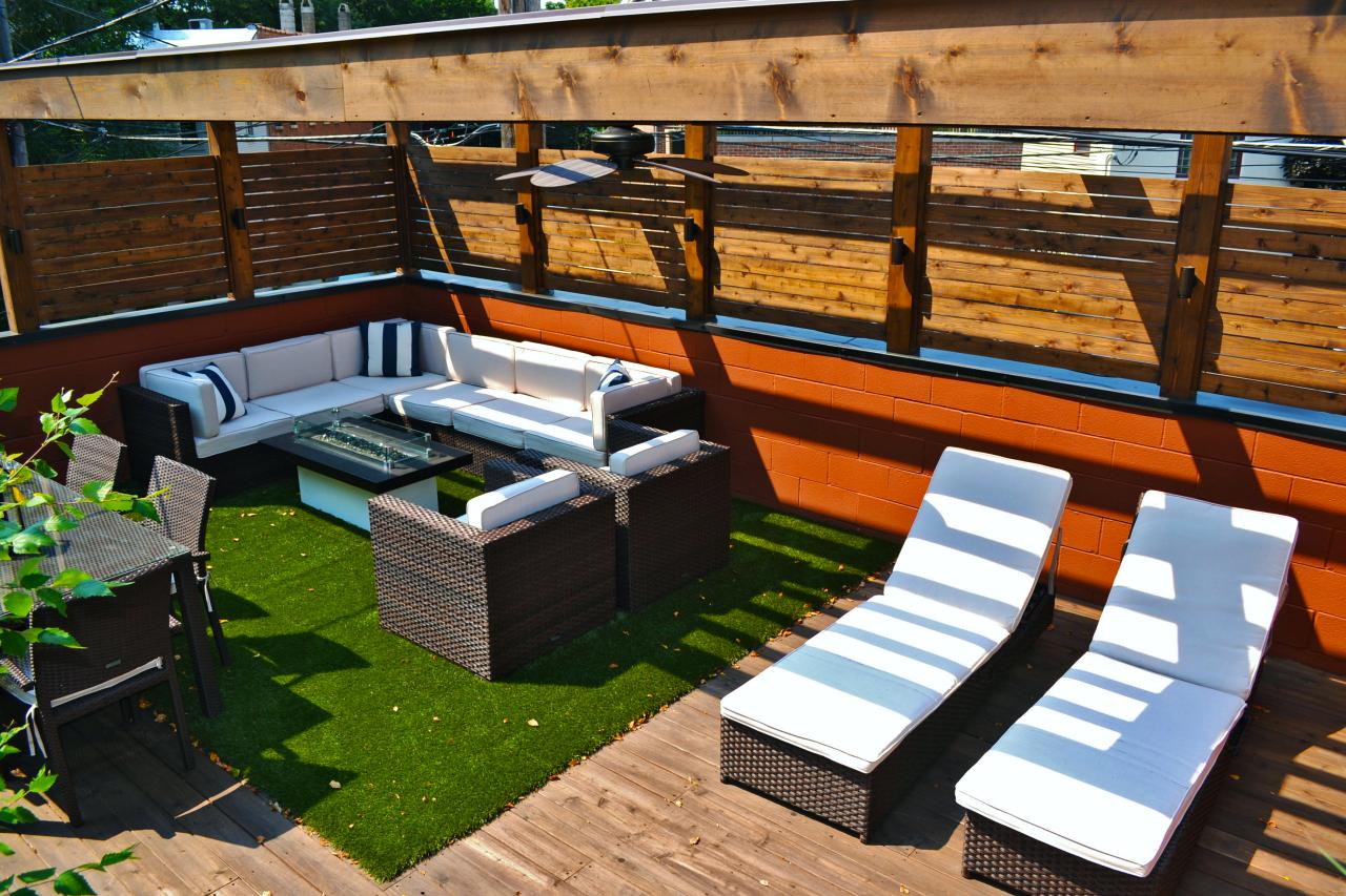 FFOD_Chicago-Roof-Deck-and-Garden_Sunny-Roof-Deck-lounge-chairs.jpg.rend.hgtvcom.1280.853.jpeg