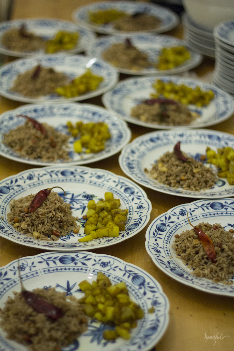 Puliyogare (tamarind rice) served with spicy potato roast