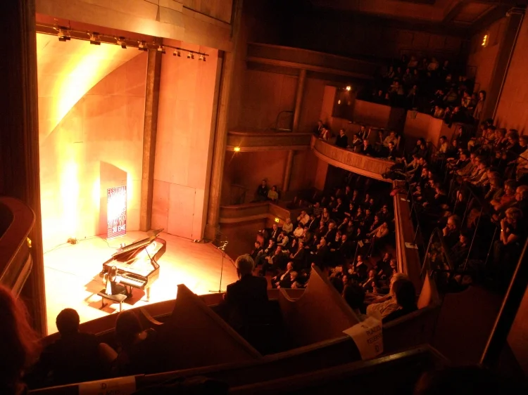 ANIMATO Series Paris