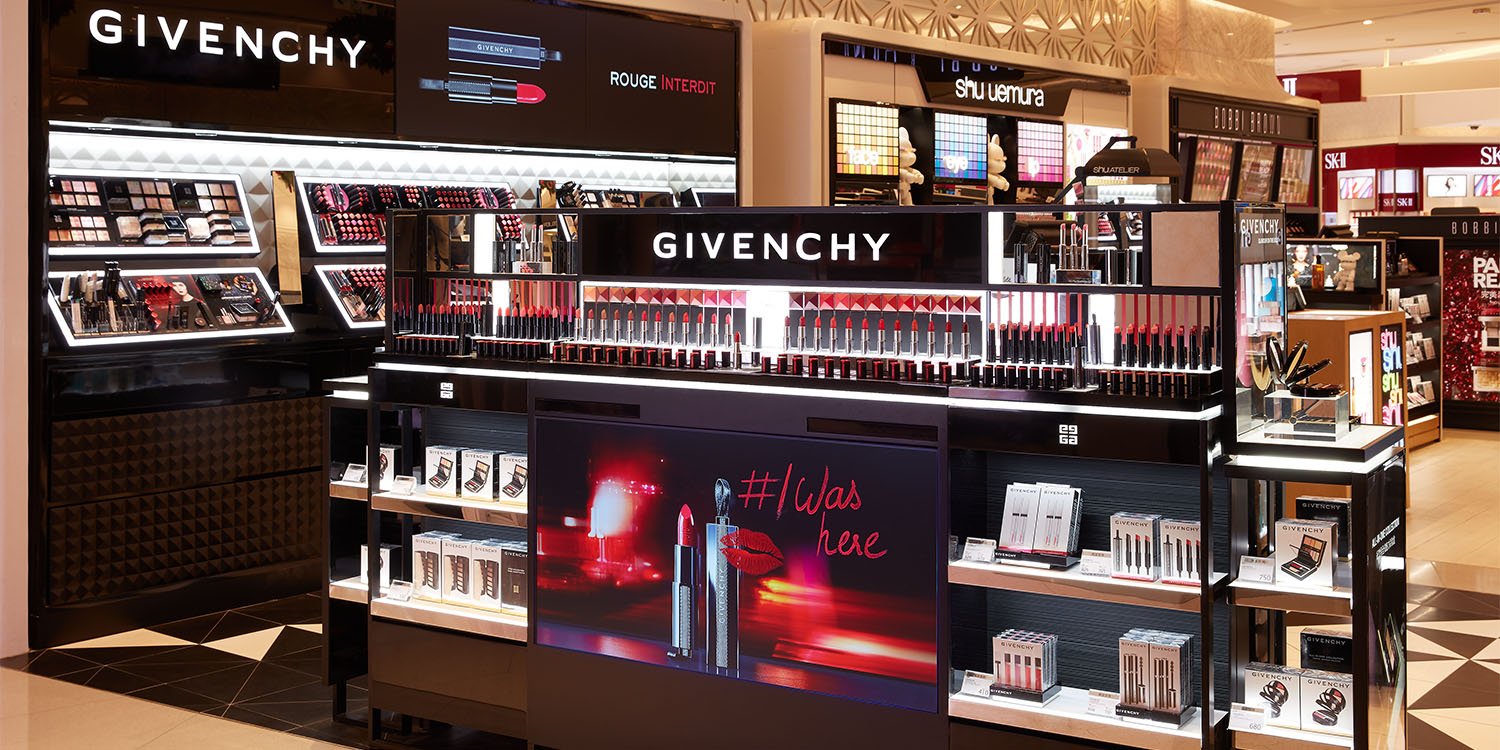 Givenchy+counter+in+Hysan+place2085.jpg