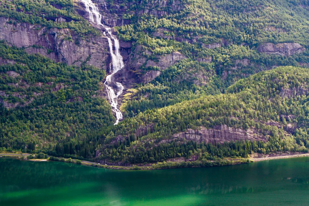 Tjørnadalsfossen