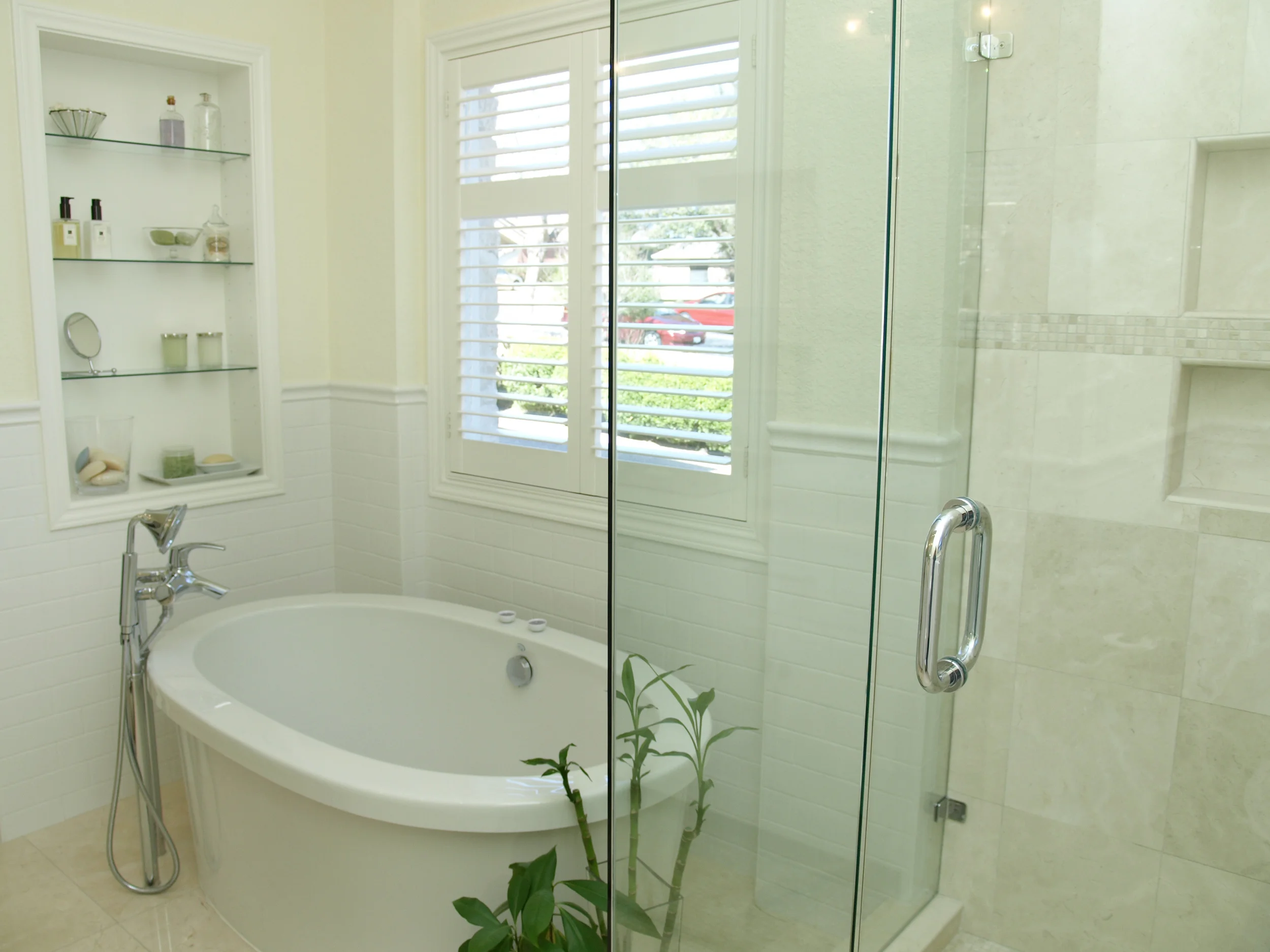 Shower-Tub-edit out car reflection please.JPG