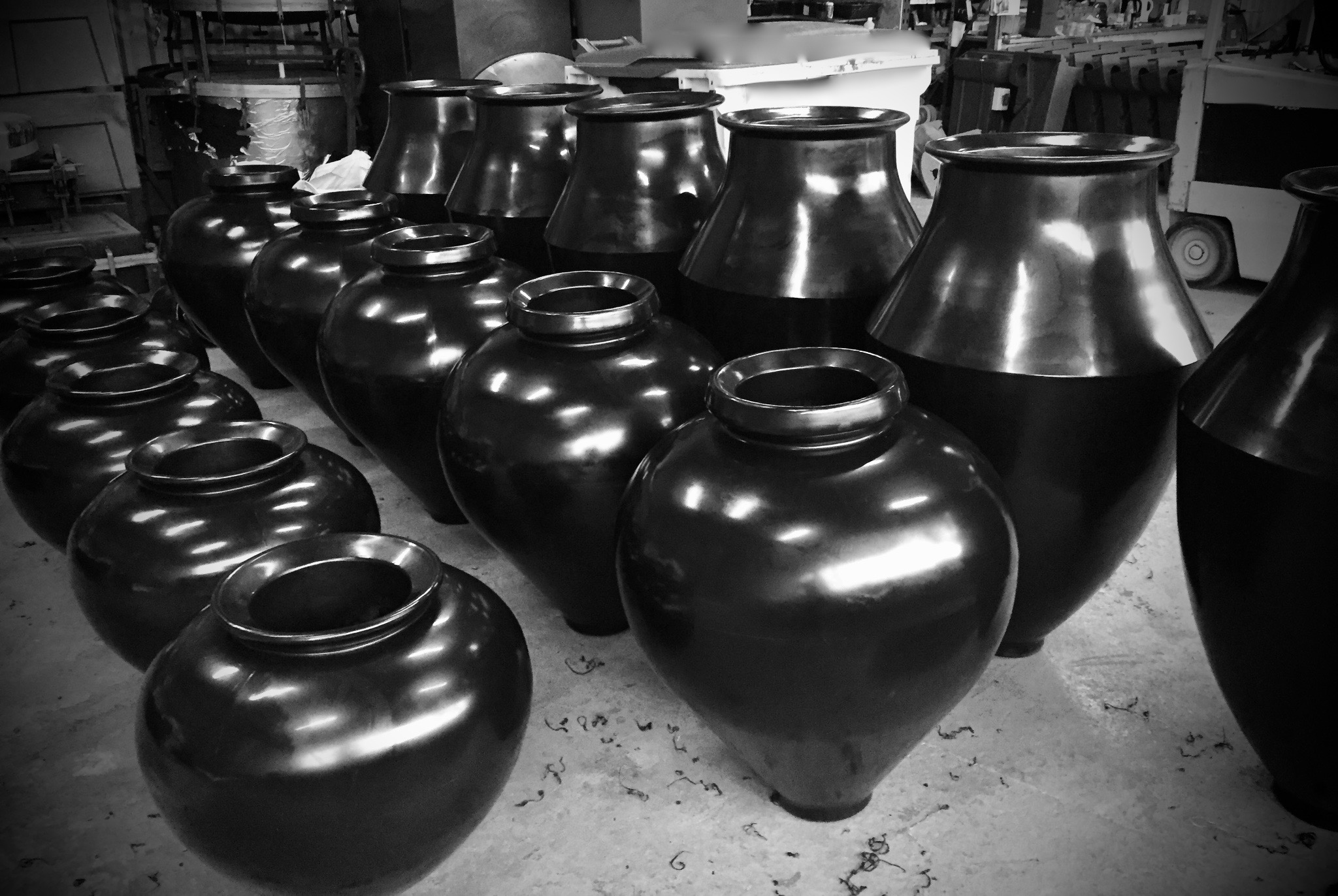 After cooling the ‘RAW’ vases are ready for their onward journey.