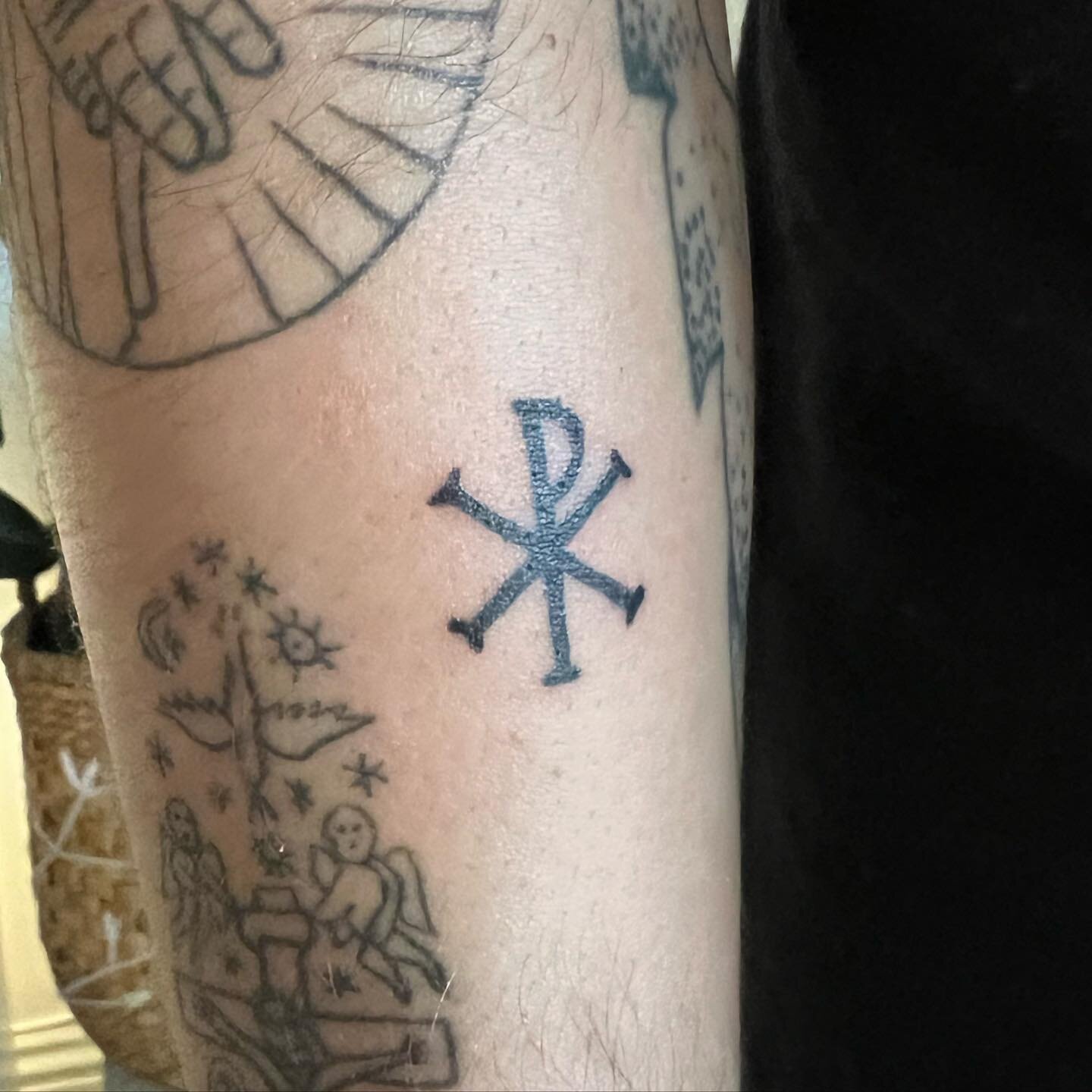 Another quick little tattoo of the Chi-Rho (an early Christogram) on @thomwalker - my most visited client/friend. ❤️

#43
#chirho 
#deadmansociety