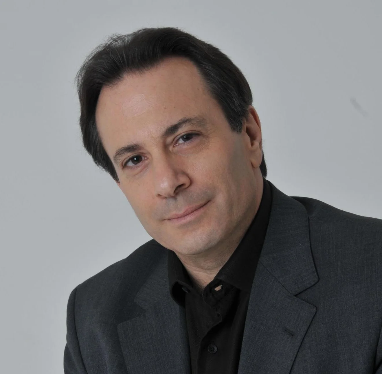 Levin headshot 1.JPG