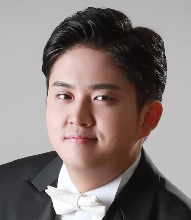 headshot_seungchan-hong_web.jpg