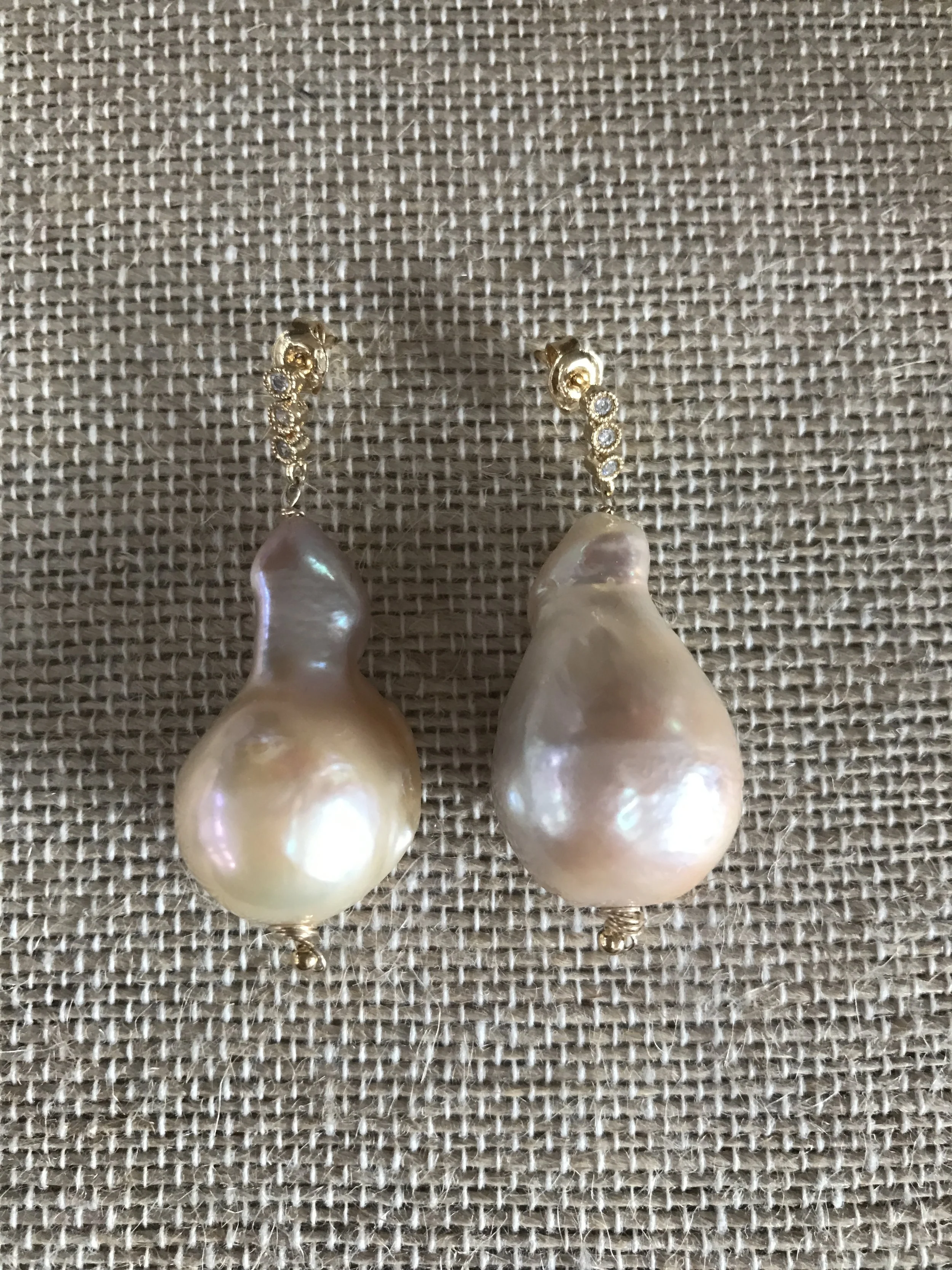 White Baroque Pearl w/ moonstone accent