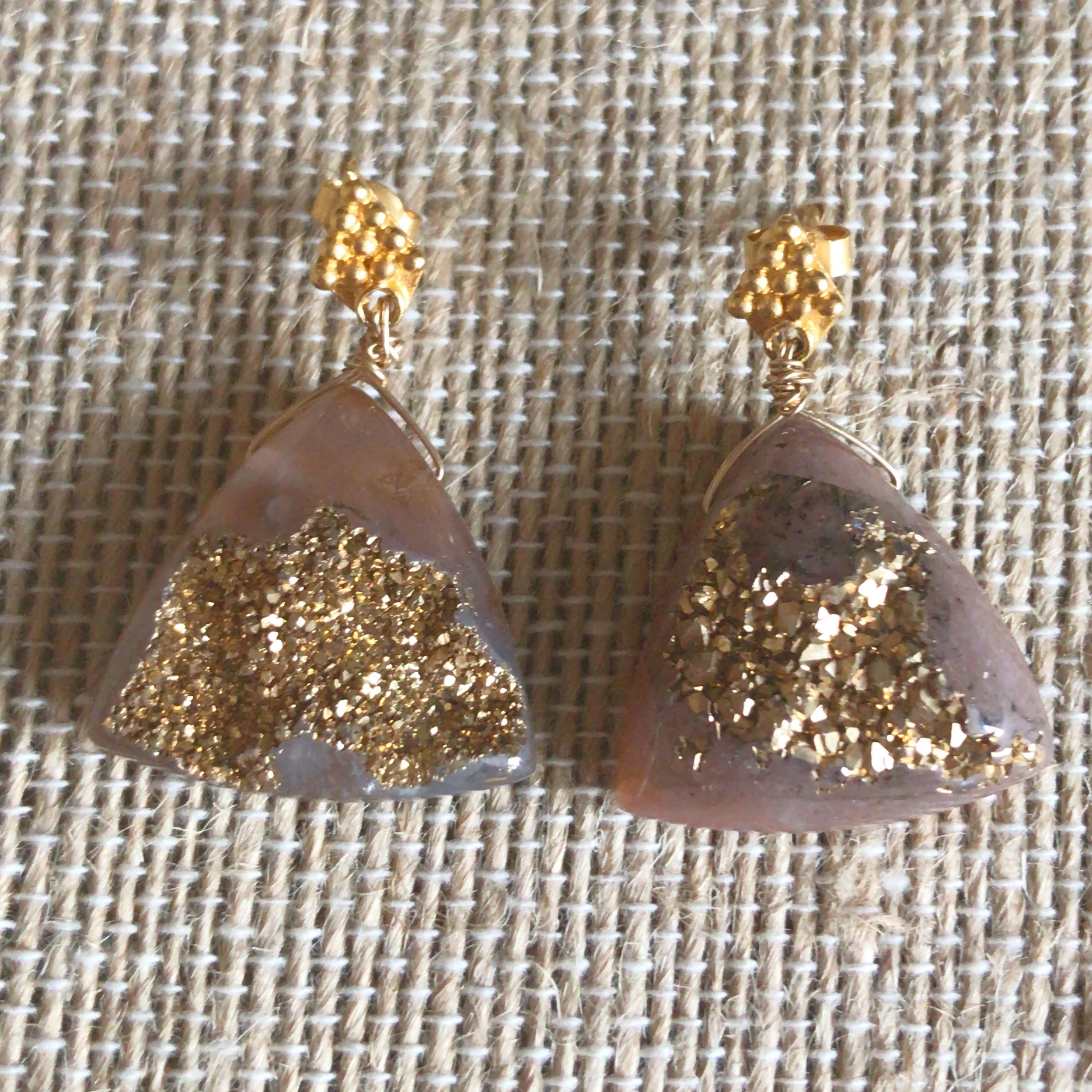 18kt vaporized gold on peach druzy ear ring