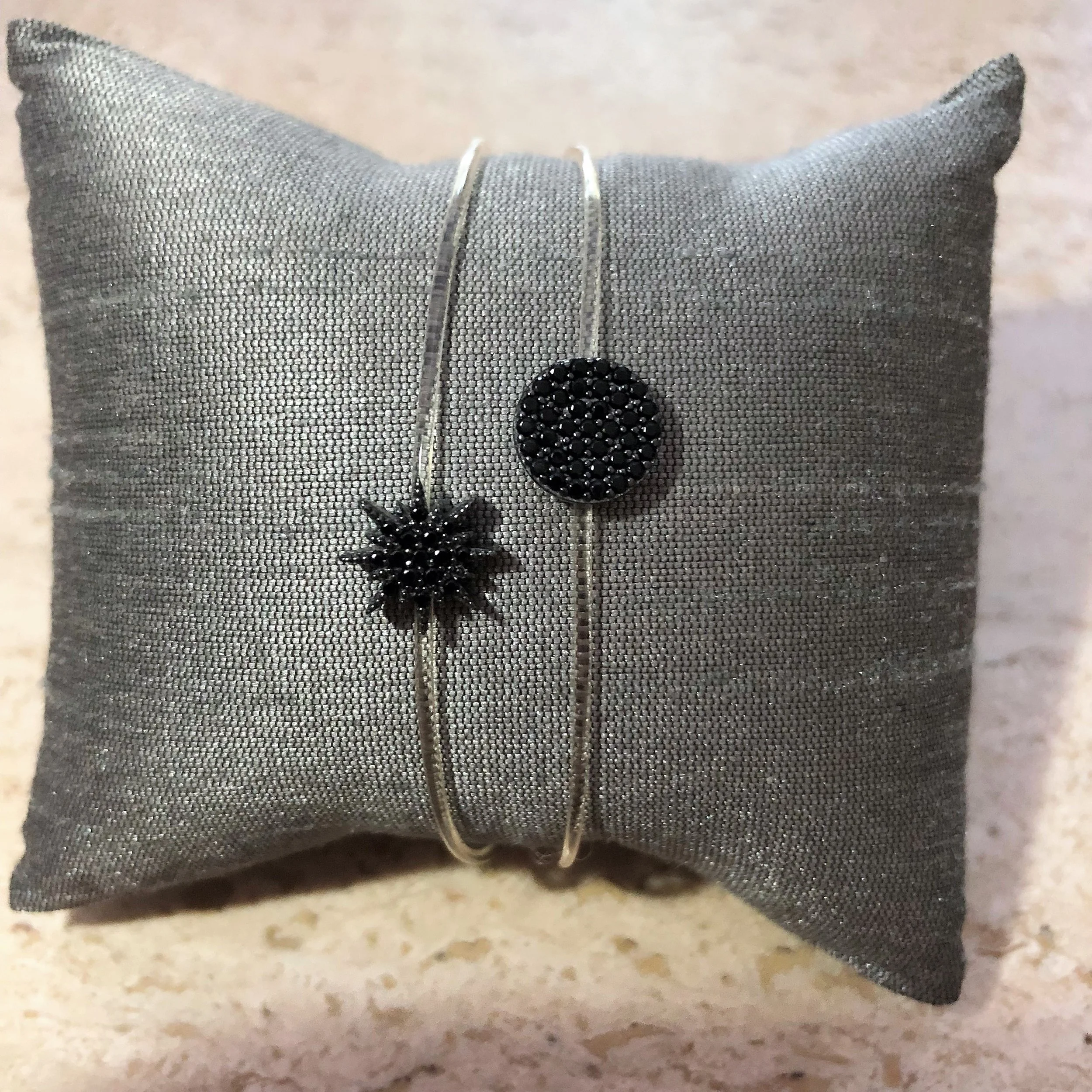 Pave star & circle bracelet set on rubber string