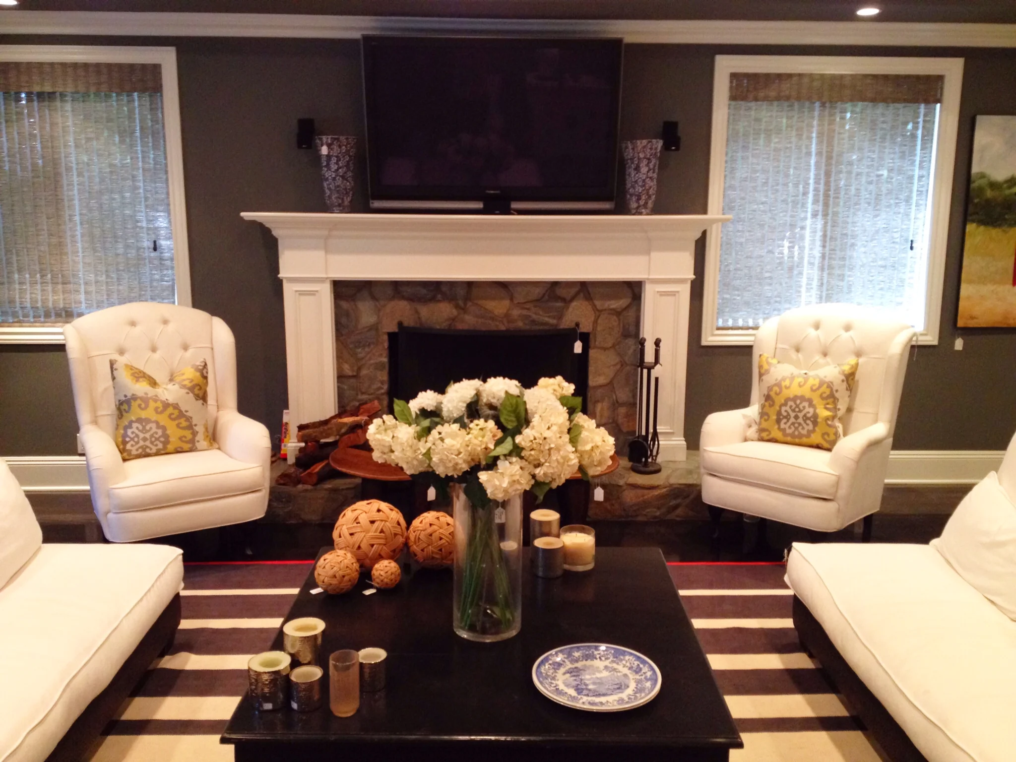 Hayvenhurst Ave., Encino