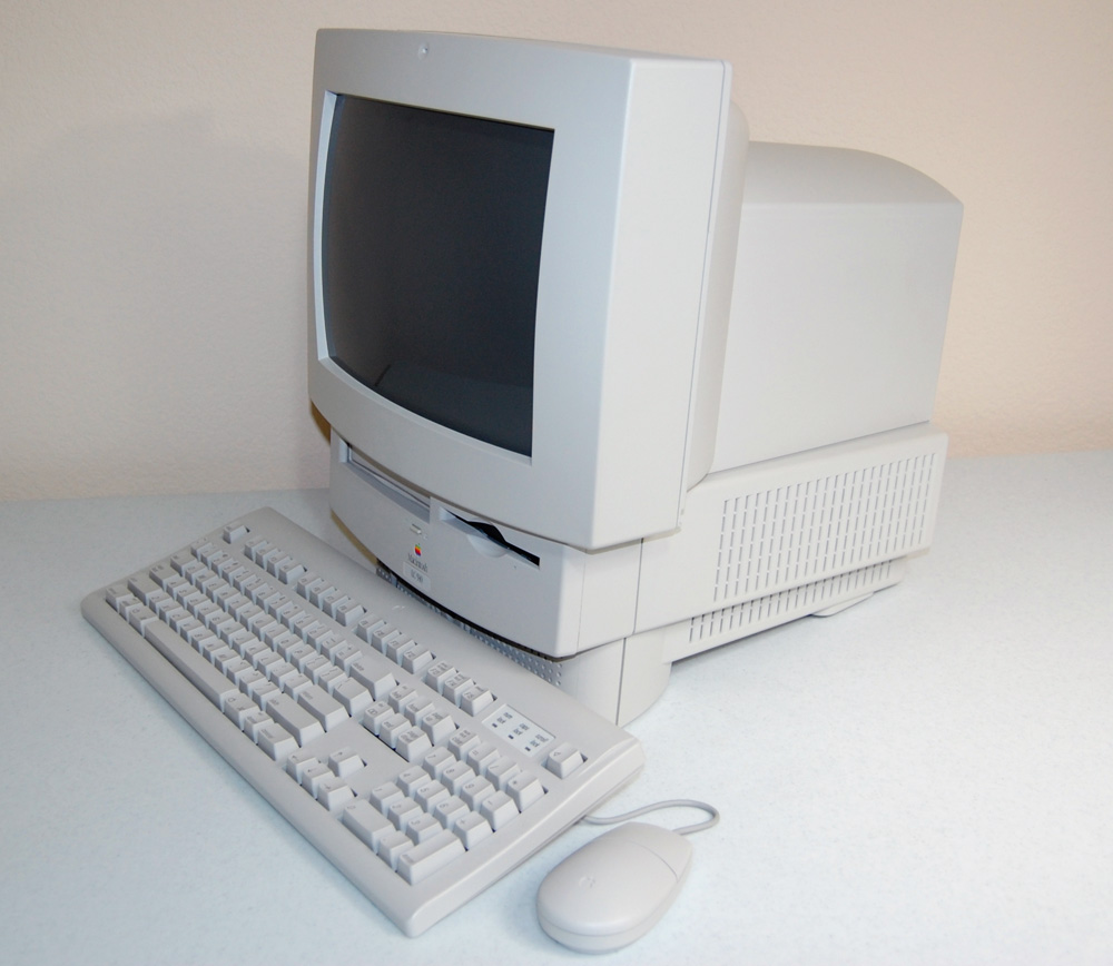 An Apple Performa 550: my first Mac