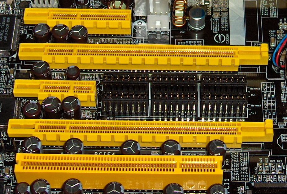 Internal PCI-Express & PCI slots - image attribution: English Wikipedia
