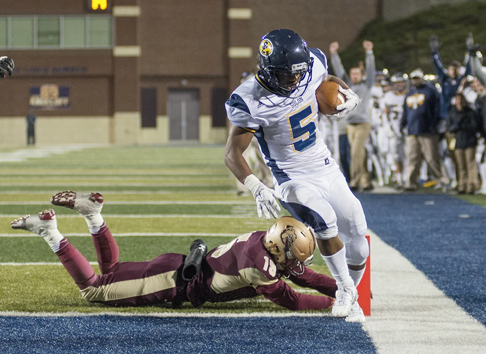 151114_PMB7302_football.jpg