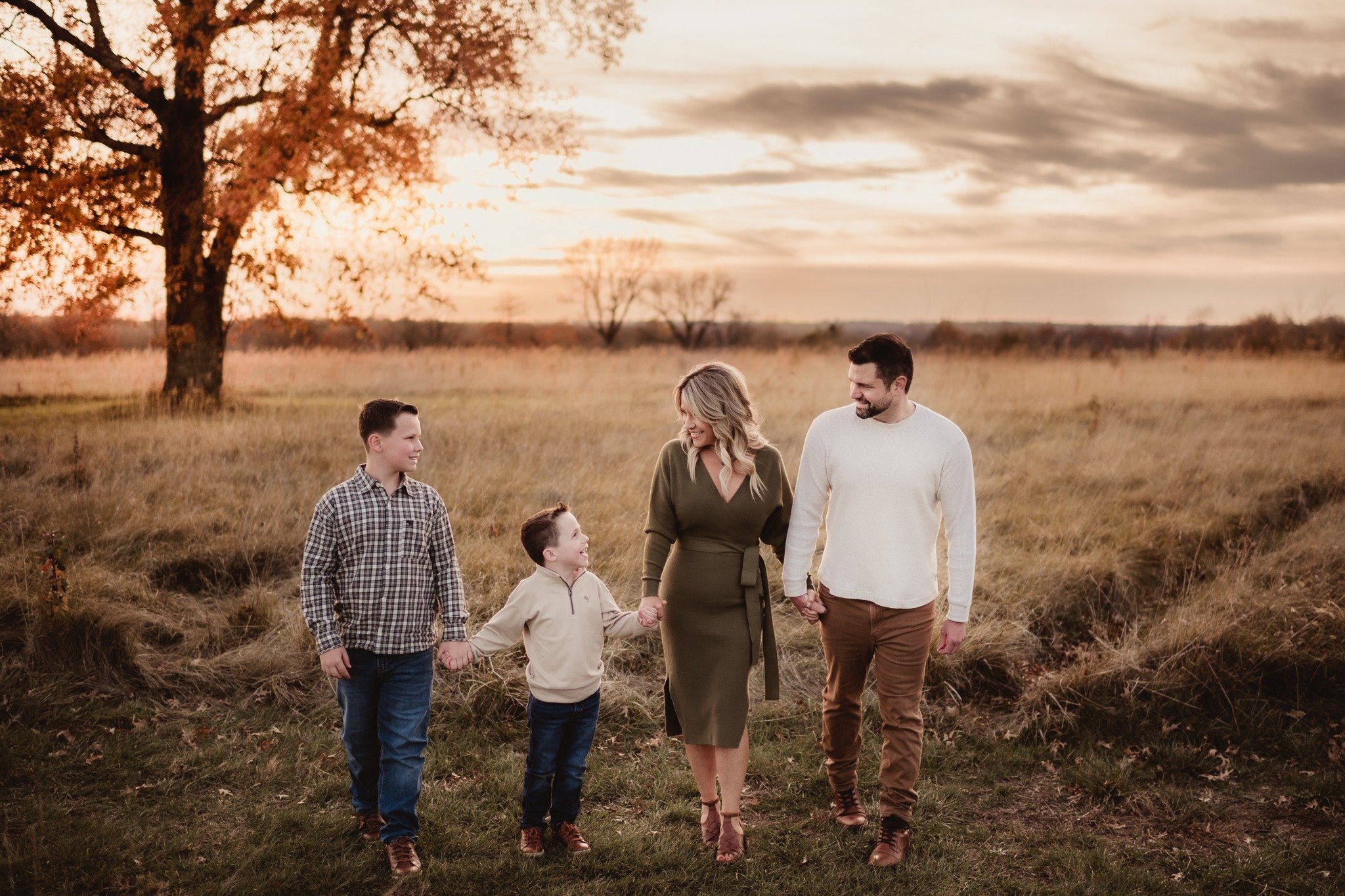 So fun meeting this sweet family for a beautiful sunset session! 🍁 #kansascityfamilyphotographer #kcphotographer #kansascityphotographer #fallphotos #fallfamilyphotos