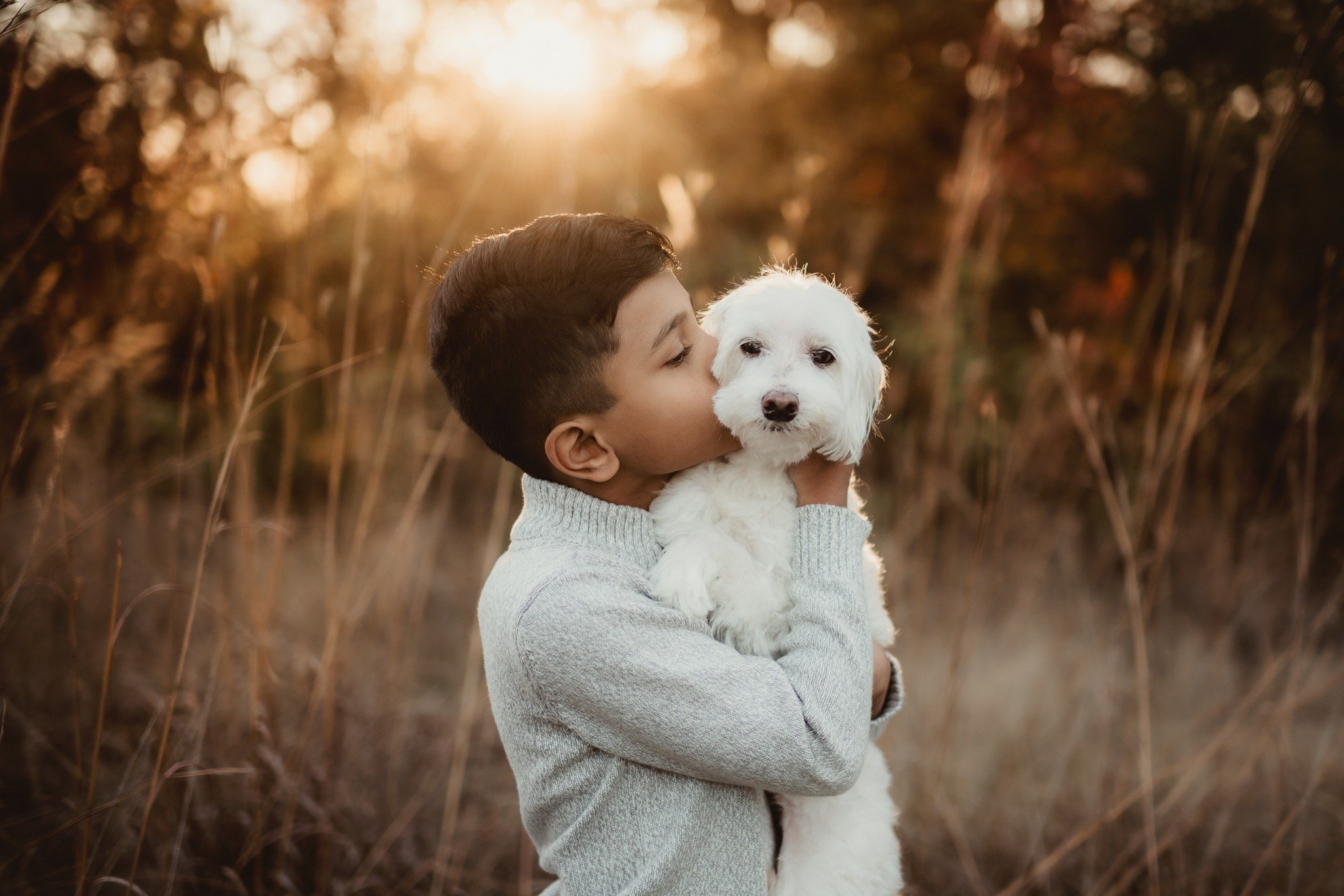 Sweet boy loves his pup! 🍂#kansascityfamilyphotographer #kcphotographer #kansascityphotographer #fallphotos #fallfamilyphotos