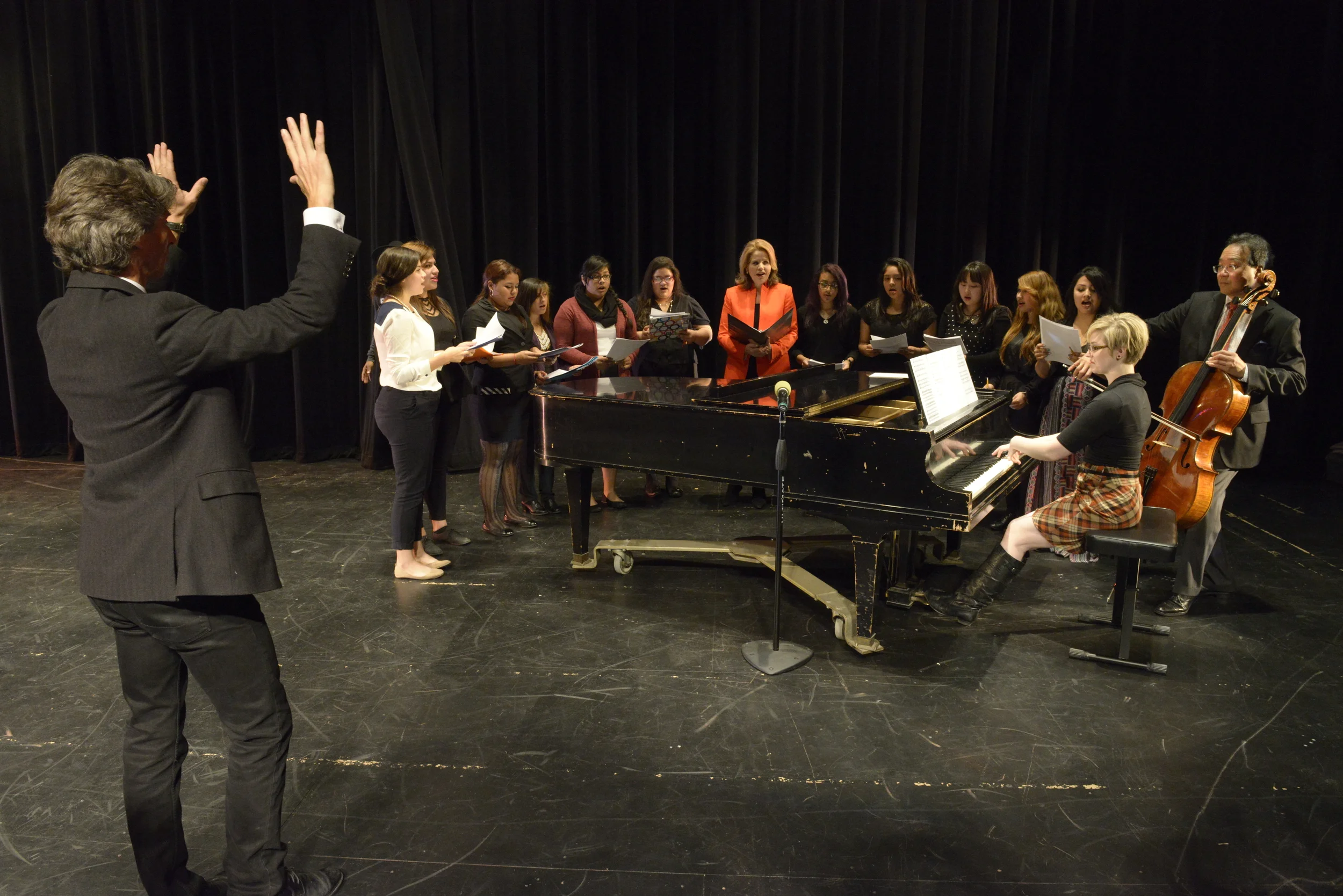 Damian Woetzel, Ren é e Fleming and Yo-Yo Ma work with music students of Benito Juarez Community Academy