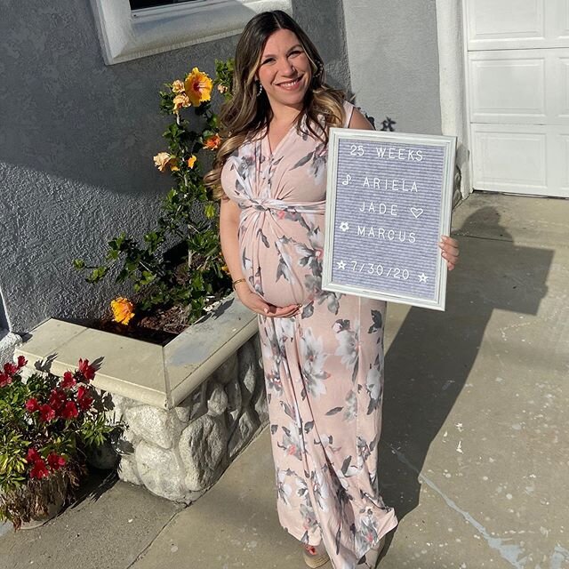 Only 100 days away from my due date! 😭 After today we will finally be in a double digit countdown 🙏🏼 So excited for the home stretch 🤰🏻