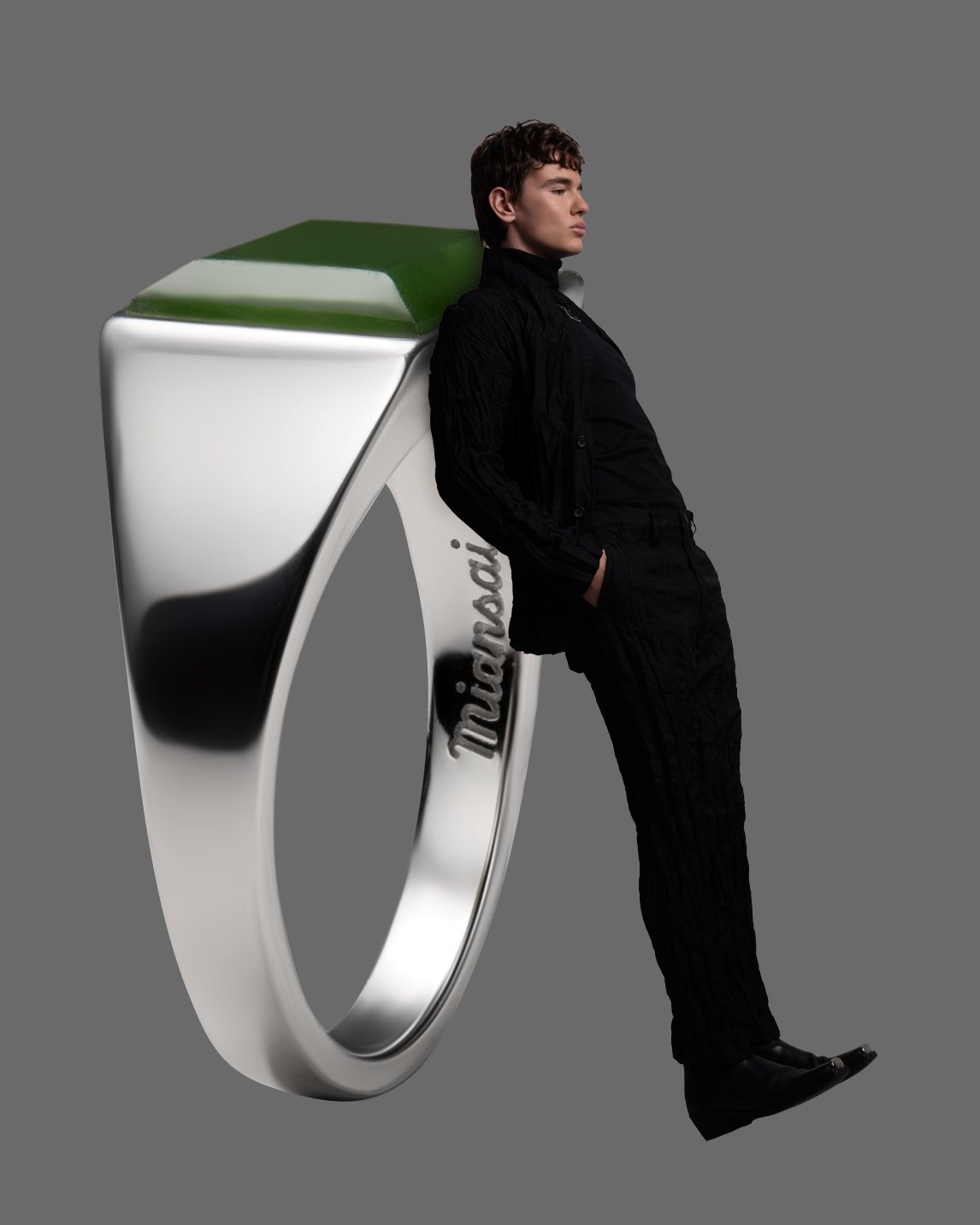 104-0340_Lennox Jasper Ring_Sterling Silver_Green_model_piecesatthecenterofall_01.jpg