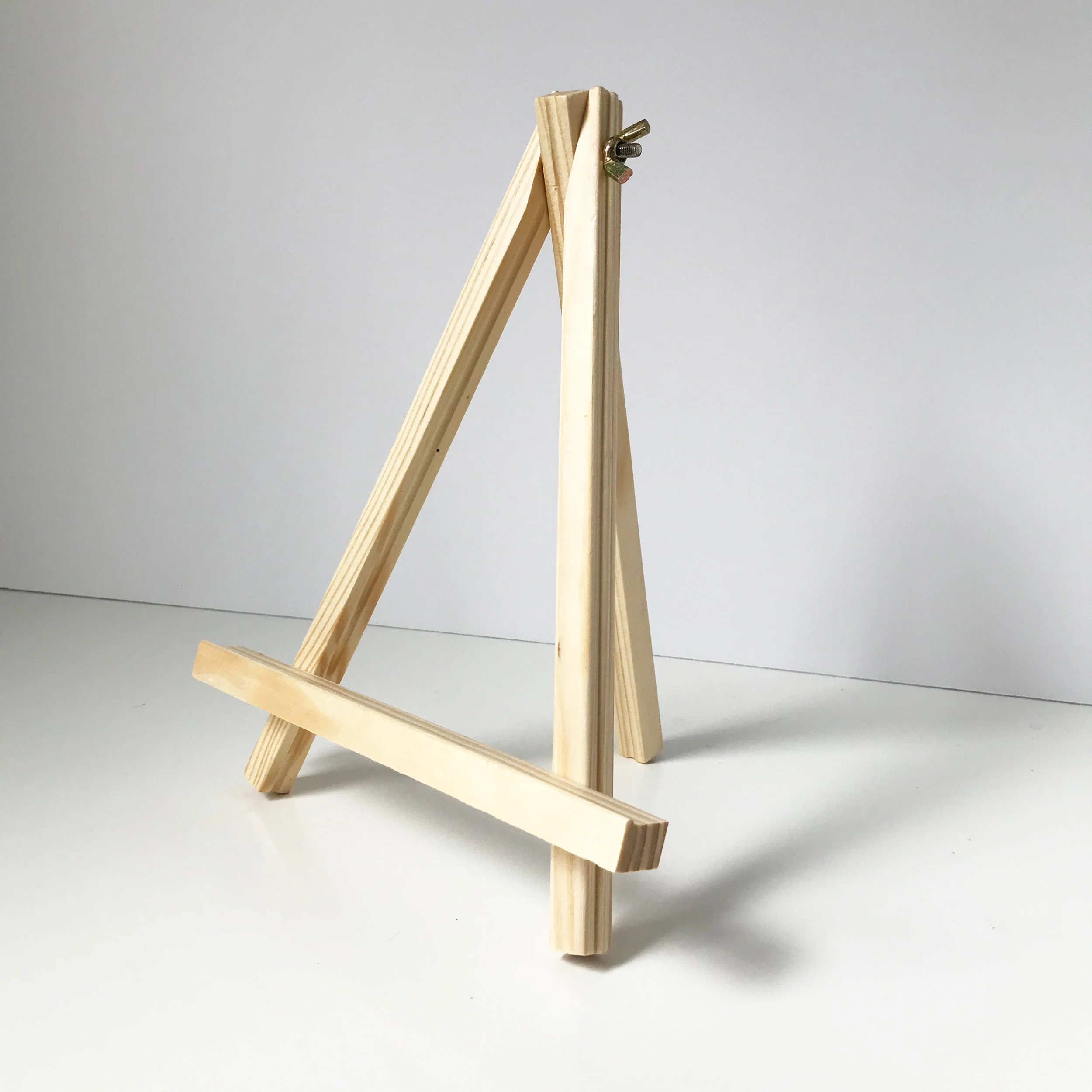 easel 7.jpg